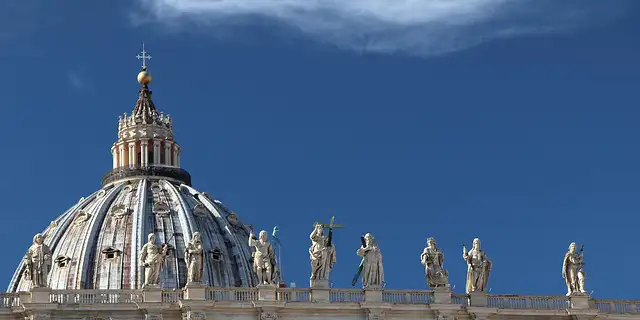 Aufruf an Protestanten und Ungläubige: Vatikankuppel mit den Säulenheiligen