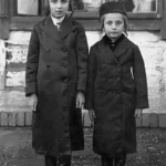 Katholische Kirche und Antisemitismus: Chassidische jüdische Knaben in Błażowa, ca. 1930